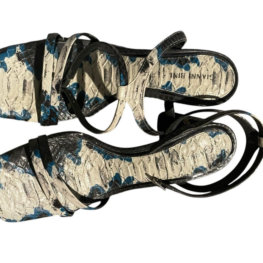 Stylish Gianni Bini six e Black and Blue Women's Sandals size 9M like new